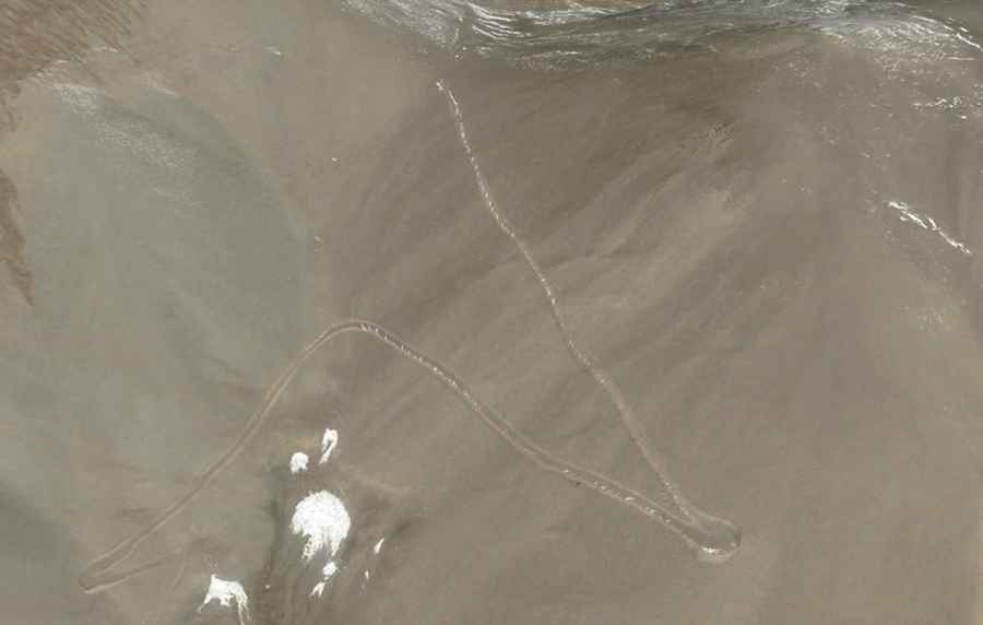 Is the road to Tayeparva La unpaved?