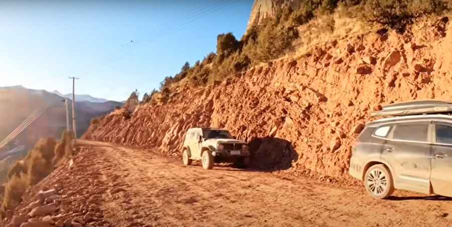 Is the road to Zongguo Monastery unpaved?