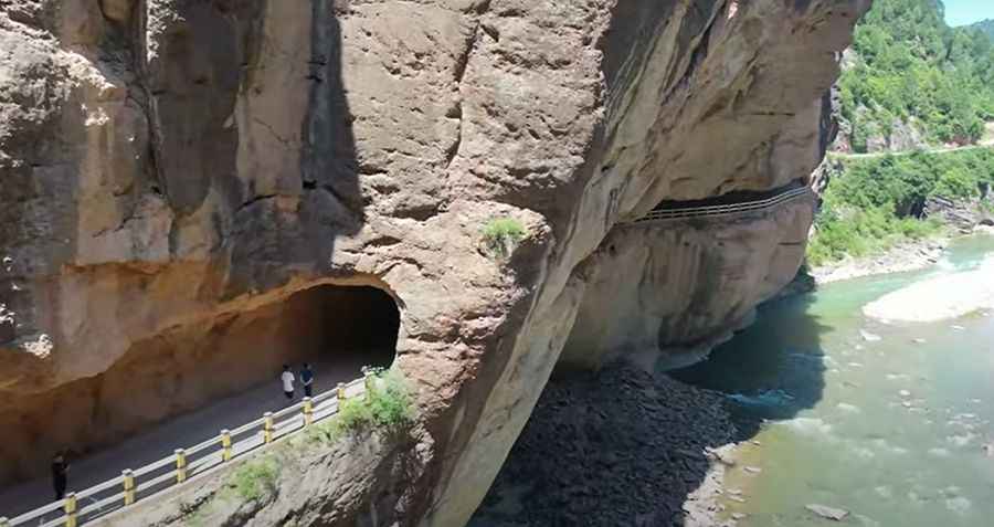 Jiangxia Wall Hung Road is recommended for drivers with strong nerves only