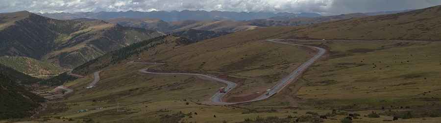 Lawu Pass: a paved steep road to the top