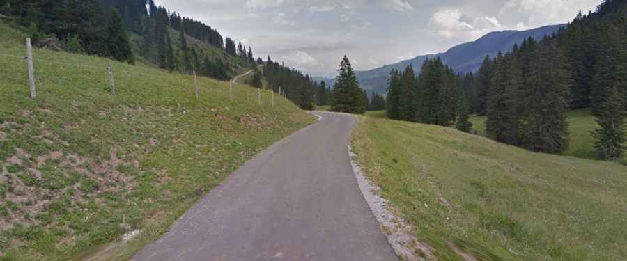 Mittelbergpass, an awe-inspiring lonely road