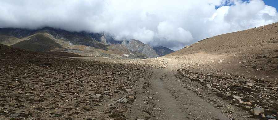 Mui La, a road less traveled
