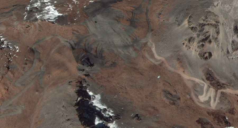 Nangpa La: Driving the unpaved border pass in Baiyü