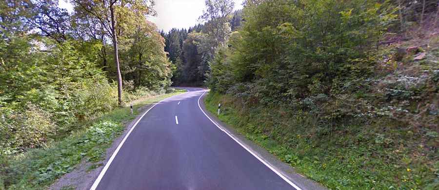 National Highway 25, a curvy road along the Wiltz river