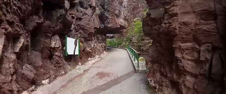 Passage de la Petite Clue is a balcony road in France