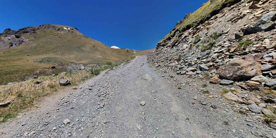 Pik Terskol: a truly outstanding 4x4 adventure