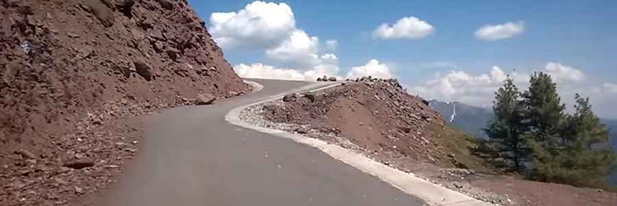 Pir Chinasi is a frighteningly narrow road in Pakistan