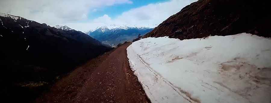 Pista de Chía is a very intense drive in the Pyrenees