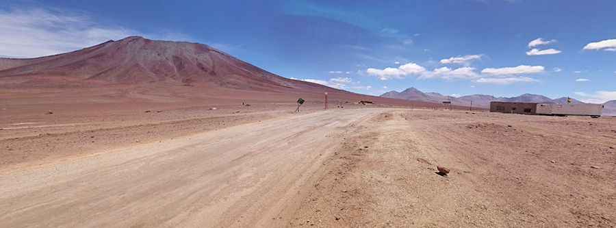 Portezuelo del Cajon is an Andean gravel pass