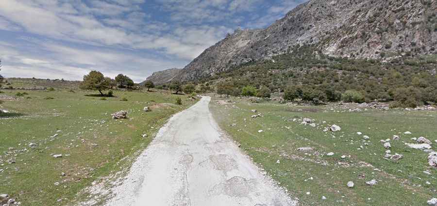 Puerto de las Coberteras, a challenging yet scenic road to the summit