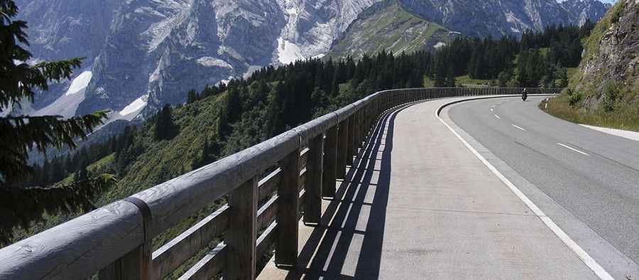 Roßfeldhöhenringstraße