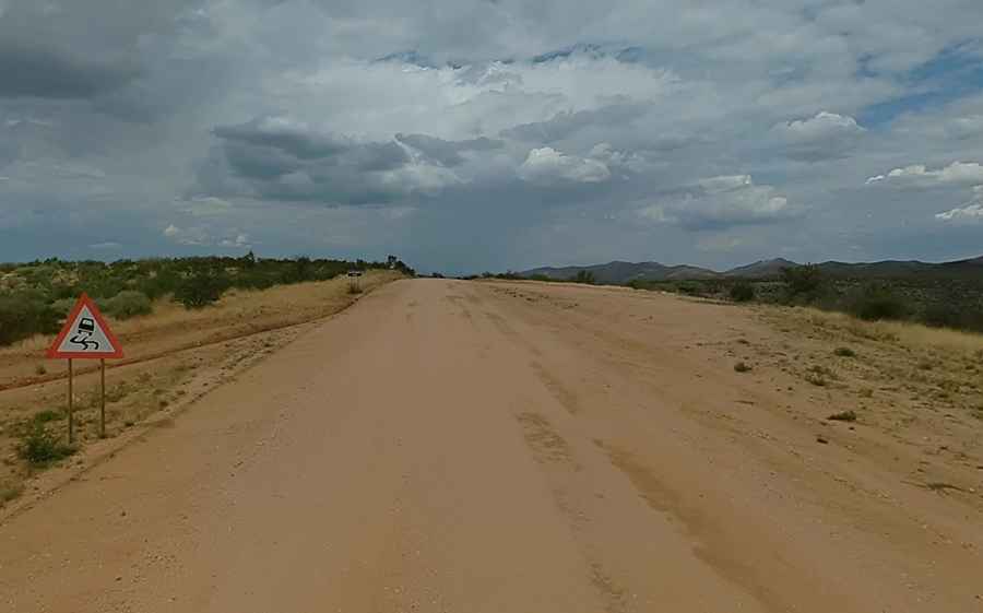 Road trip guide: Conquering Kupferberg Pass in central Namibia