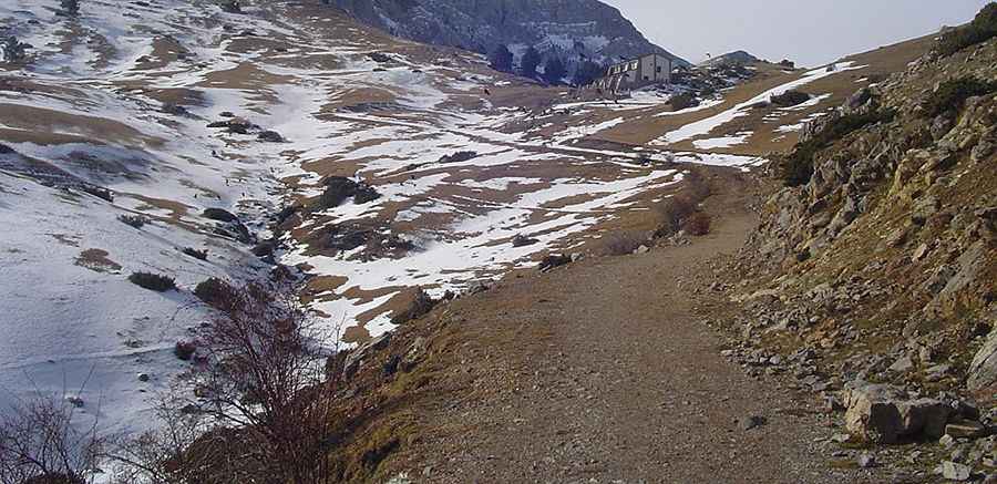 Road trip guide: Conquering Refugi Prat d'Aguiló