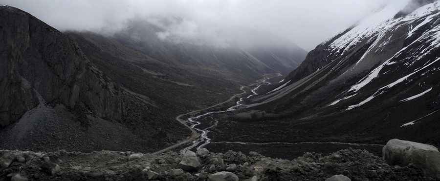 S201, a road through the mountains