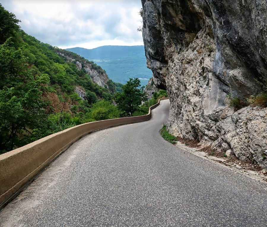 Taking on the Twists and Turns of Gorges Du Val de Fier