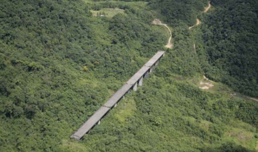 The abandoned Viaduct Petrobras in the middle of the Brazilian jungle