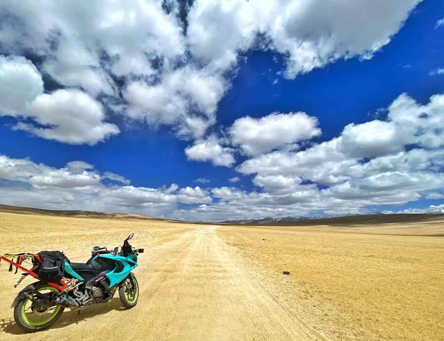 The breathtaking 4x4 road to Gongma La