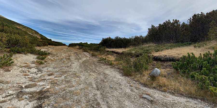 The breathtaking road to Dzhanka Saddle