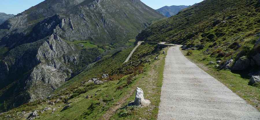 The breathtaking road to Salto de la Cabra