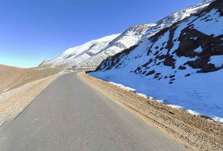 The breathtaking road to Tizi n’Tissili n’Imenaine in the High Atlas