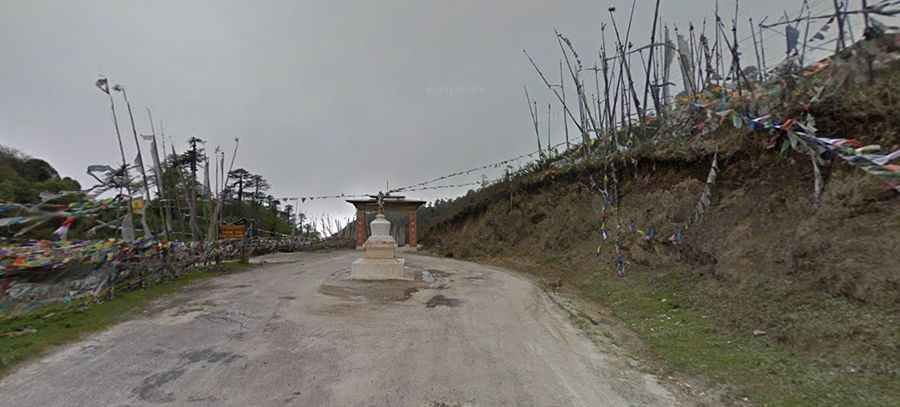 The breathtaking road to Yotong La