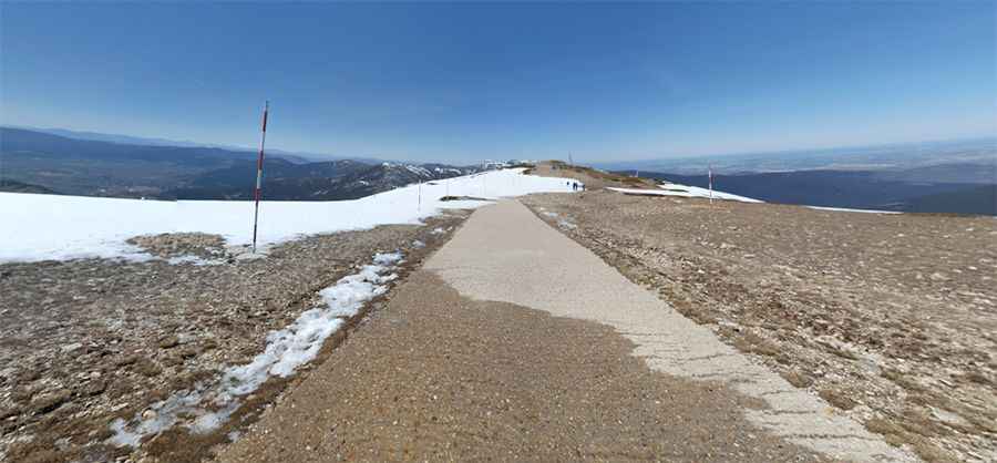 The brutally steep (23%) paved road to Bola del Mundo