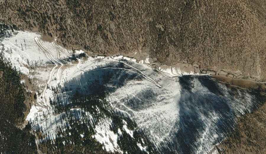 The brutally steep (36%) road to Pang La in Zogong County