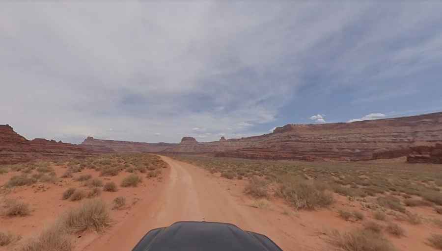 The Chicken Corners Trail in Moab is a breathtaking road along the Colorado River