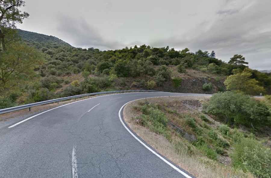 The curvy road to Coll d'Alforja is only for experienced drivers