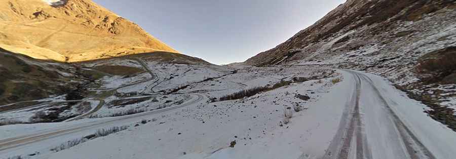 The narrow, bad and old road to the top of Col de Sarenne