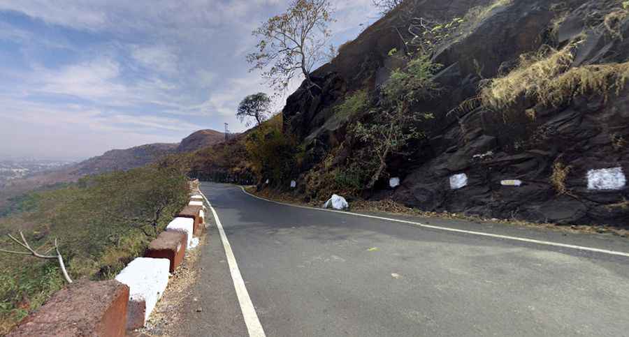 The road from Neral to Matheran will send your heart to your mouth for sure