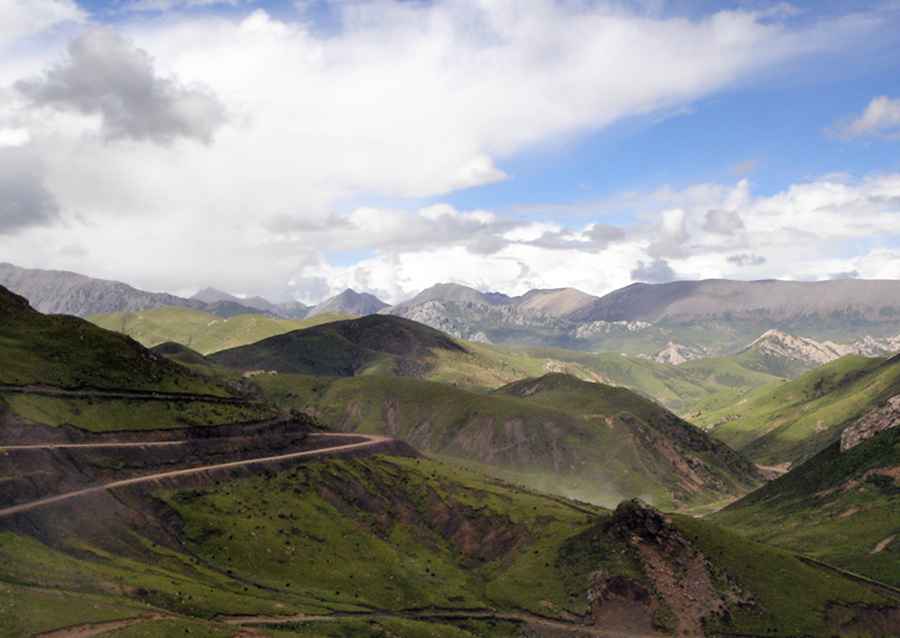 The road to Churi Meri La, a chillout in high mountains