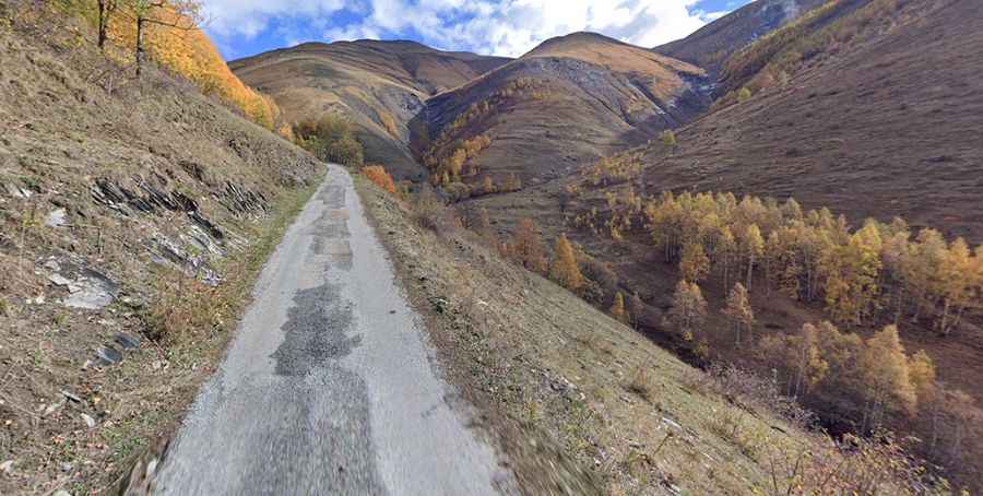 The road to Col Nazie, pure adventure
