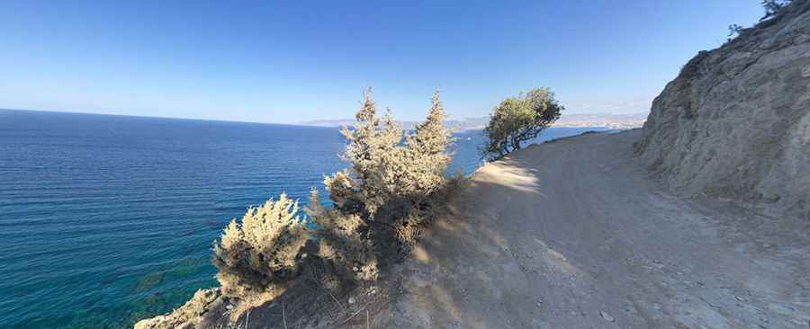 The road to Fontana Amoroza beach: Do not enter - dangerous for cars