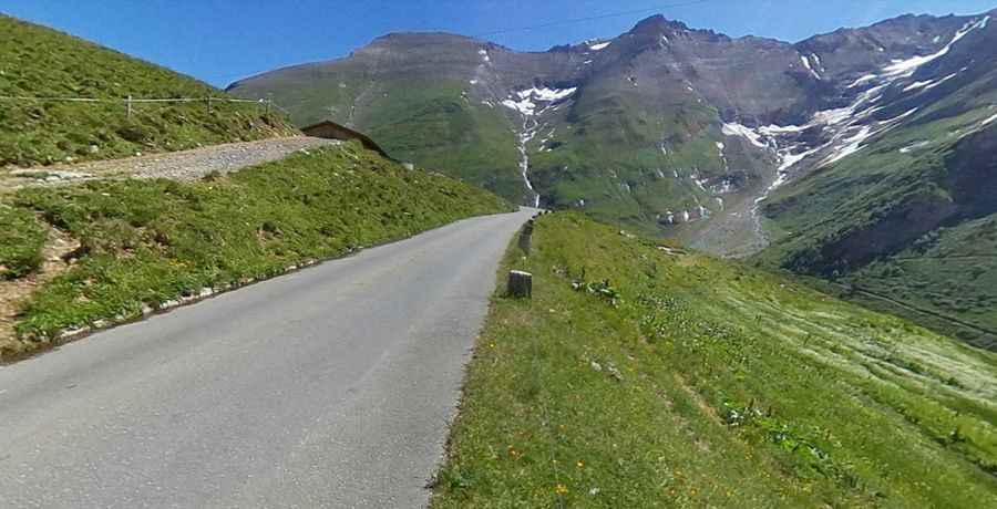 The road to Kaprun reservoir, a chillout in high mountains