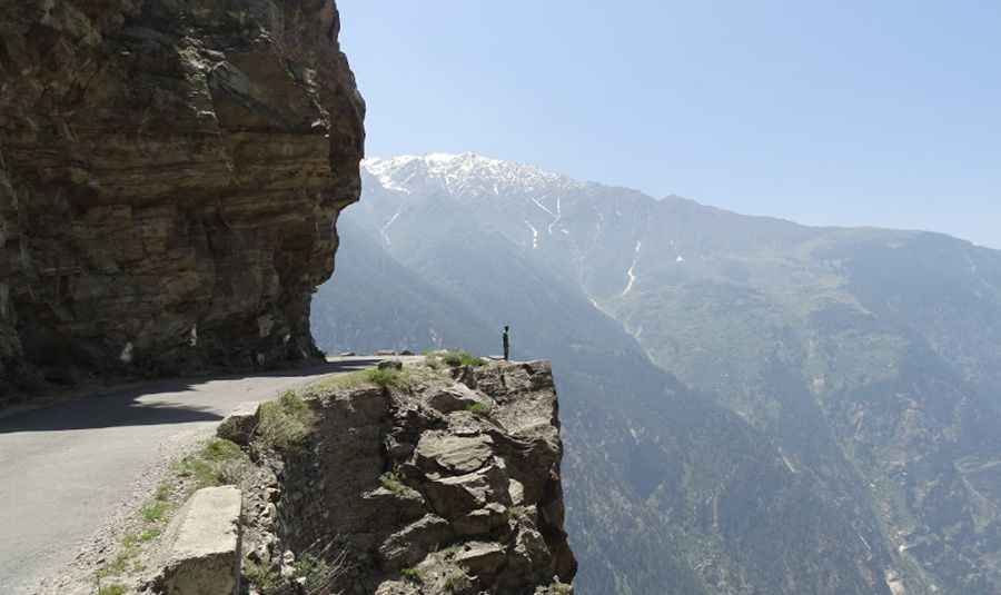 The Road to Roghi Village in the Himalayas Is Not for People with Vertigo