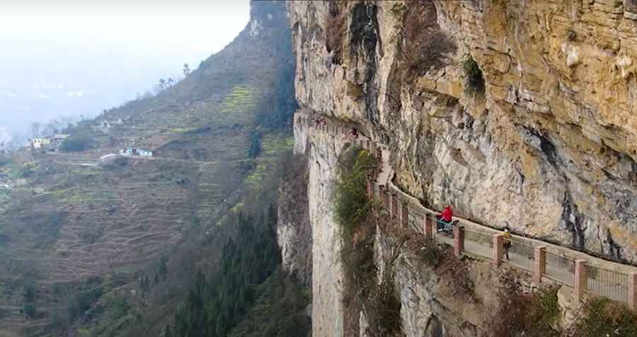The Ultimate Guide to Traveling the Chishui Cliff road