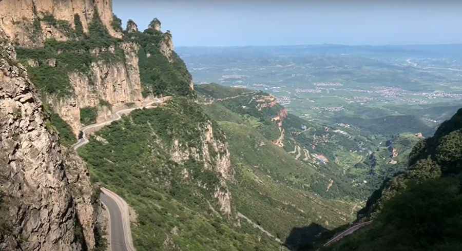 The Ultimate Guide to Traveling the Huahu Cliff tunnel road