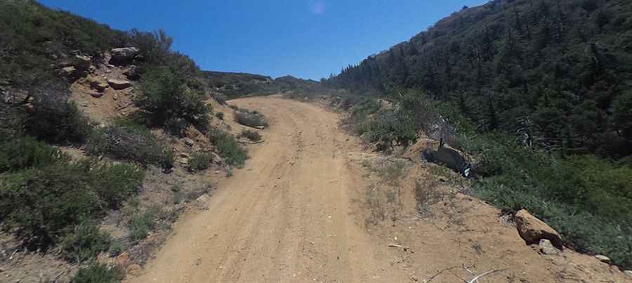 The unpaved road to Palomar Mountain High Point Lookout