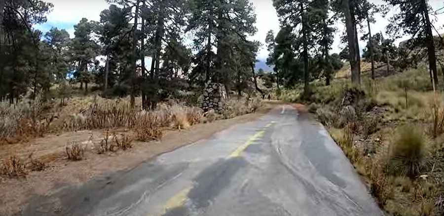 The wild road to the abandoned Albergue Tlamacas