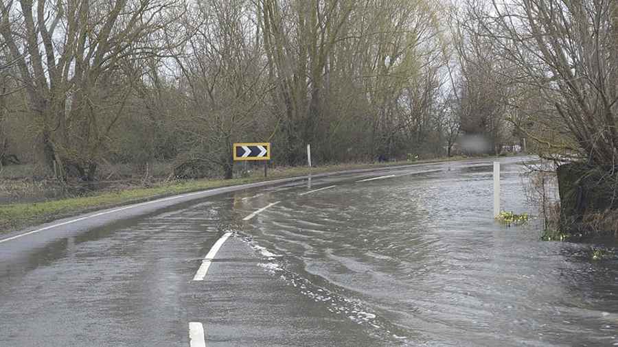 Things to Know Before Driving the Flooded Welney Wash Road