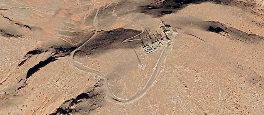 Tizi n’Taroubia, a steep unpaved road in the Atlas