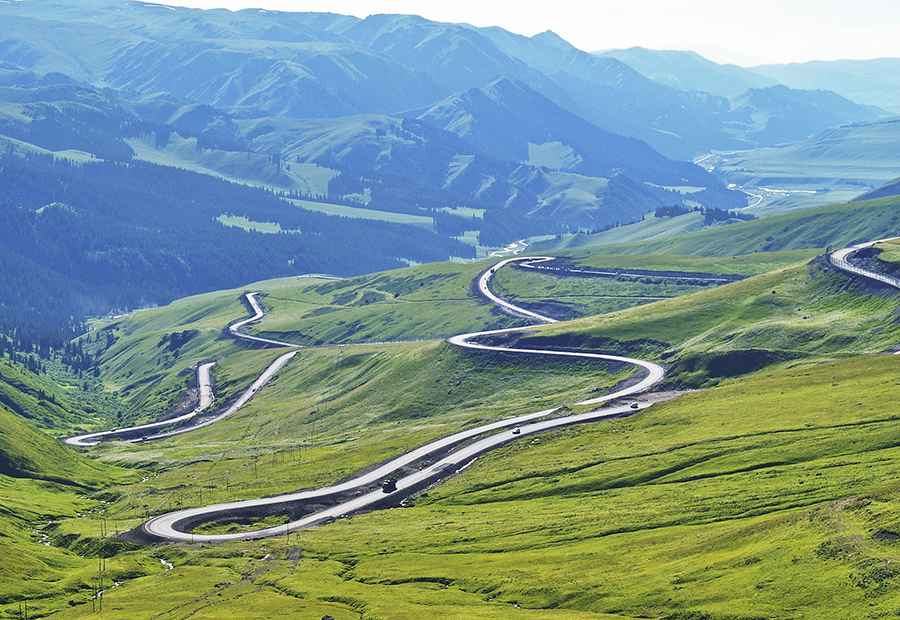 Travel Guide to Gongnaisi Daban in the Tian Shan Mountains