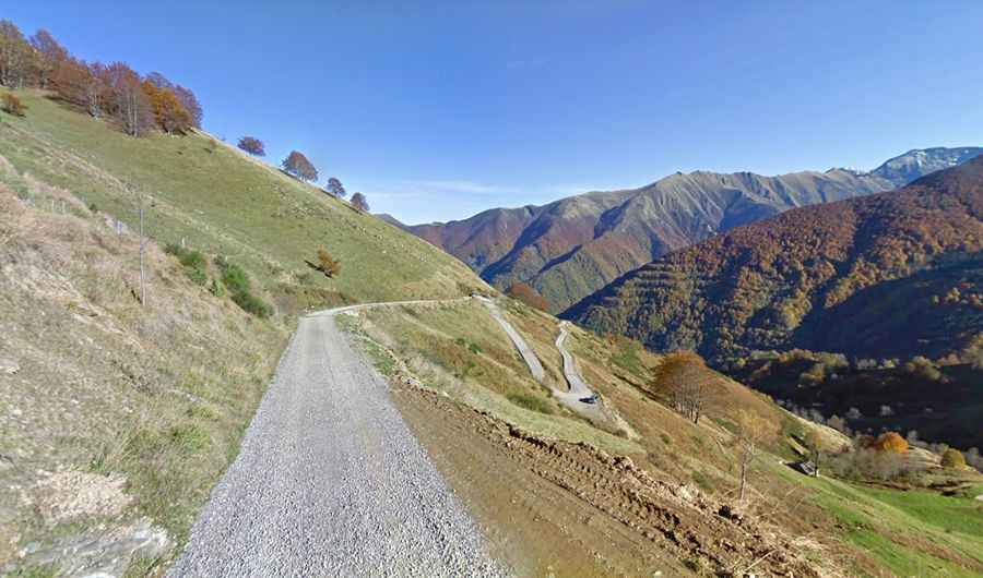 Travel Guide to the Top of Col de Pause in the Pyrenees
