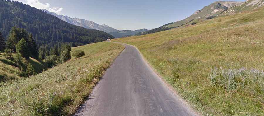 Travel guide to the top of Col des Annes