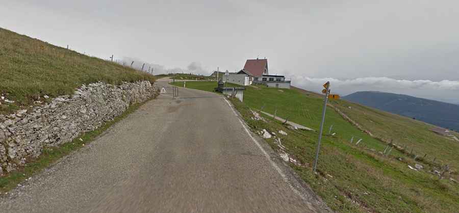 Travel guide to the top of Col du Chasseral in the Jura Mountains