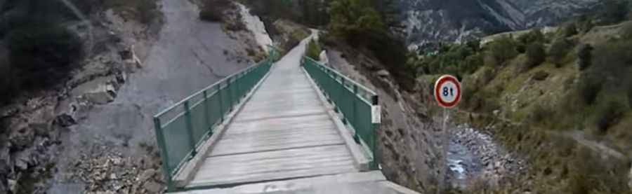 Travelling through the spectacular L’Ubayette Bridge