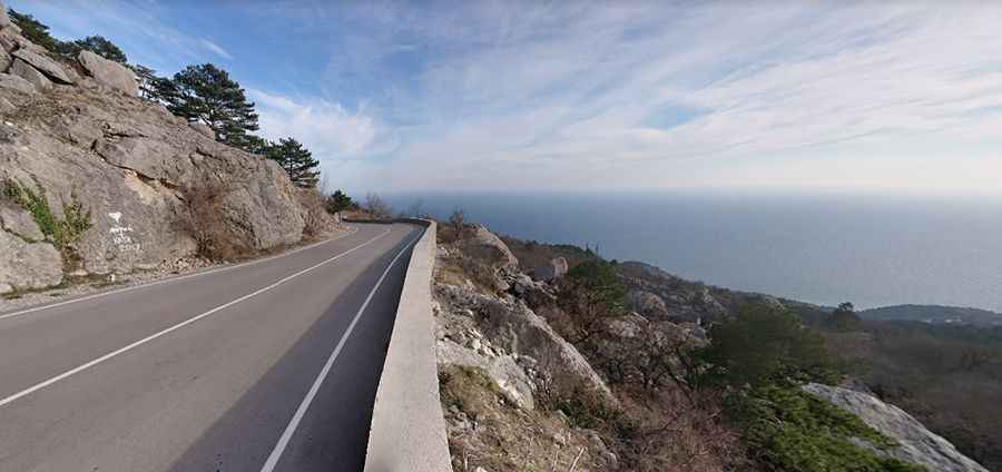 Travelling through the T2709 road to Baidarsky Pass