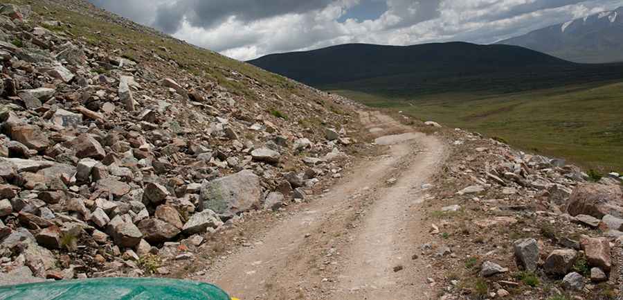 Ulan-Daban Pass, an international pass only for 4x4