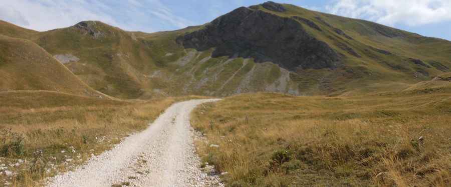 Ultimate 4wd destination: Orlovačko Lake